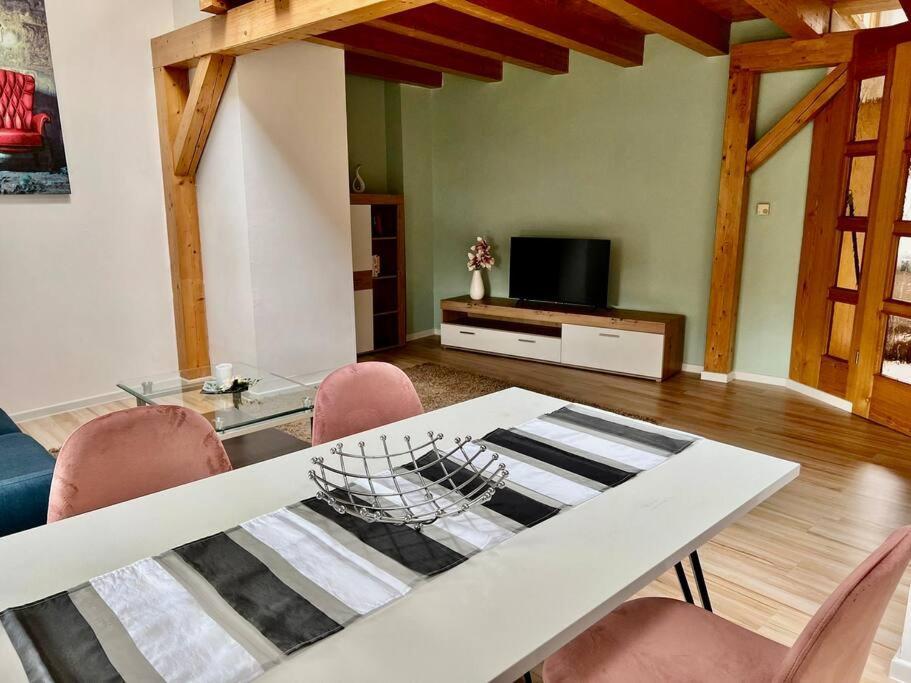 Ferienwohnung Wanderurlaub Mit Und Ohne Hund! Harra Exterior foto